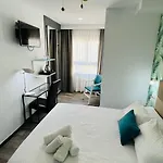 بيت ضيافة Bajondillo Cozy (adults Only)