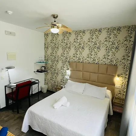 게스트하우스 Bajondillo Cozy (adults Only) 3*